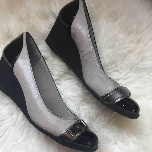 Anne Klein Platform Black & Cream Heels sz 8 - Picture 5 of 6